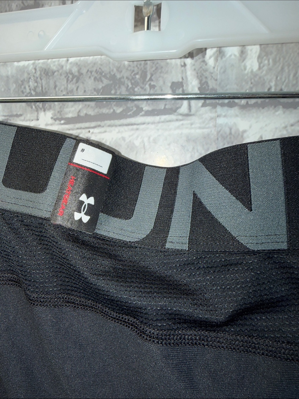 Under Armour Black Leggings with colored Lower Panels - Picture 5 of 8